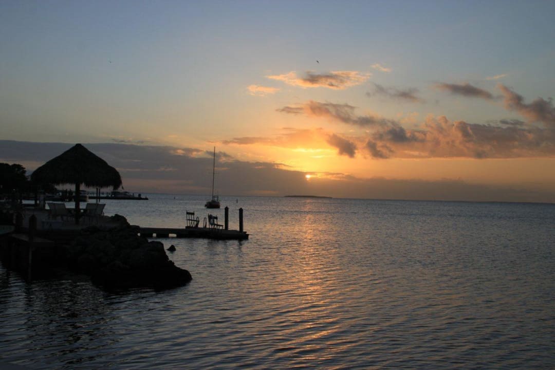 Sonnenuntergang vom Hotelstrand Hotel Rock Reef Resort