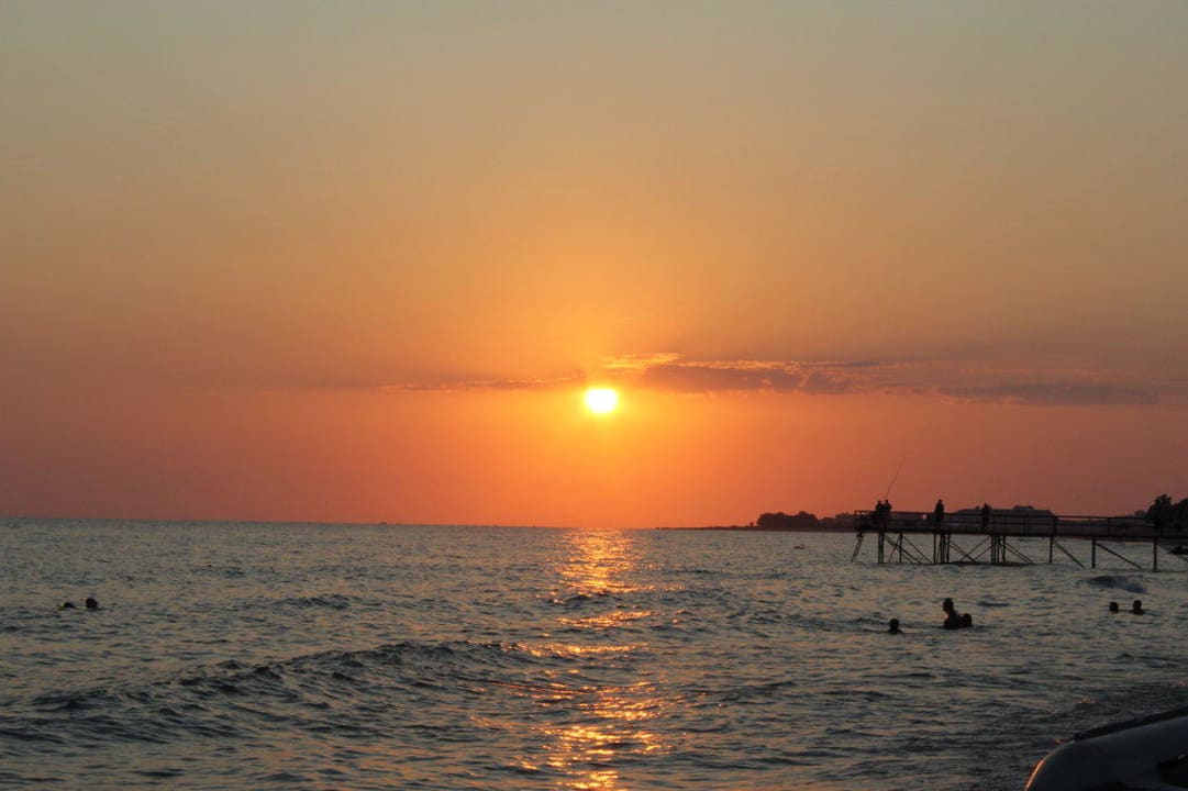 Strand Club Turtas Beach Hotel