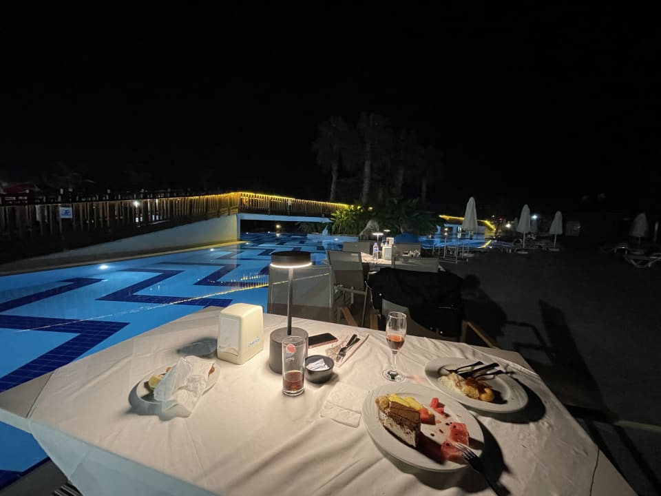 Gastro Saturn Palace Resort Hotel