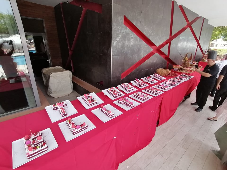 Gastro Terrace Elite Resort