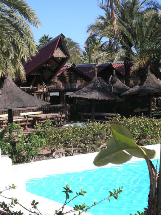 Die Poolbar - einfach immer geschlossen! HL Miraflor Suites Hotel