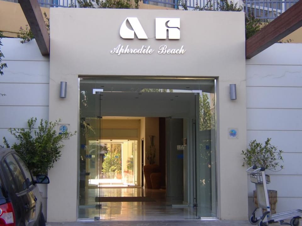 Wejście do hotelu Hotel Aphrodite Beach Club