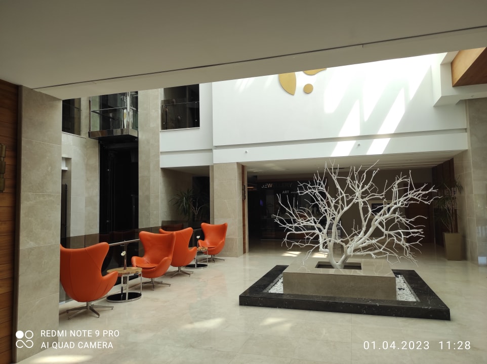 Lobby Side Sunport Hotel & Spa