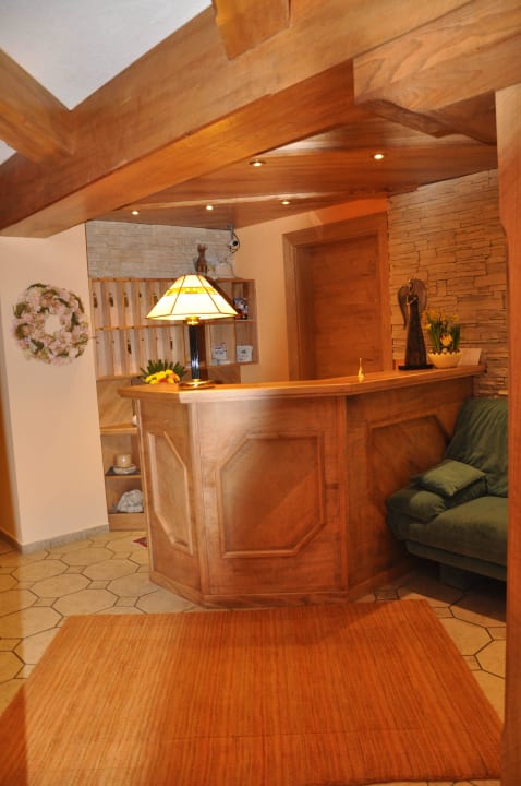Rezeption Hotel Garni Plojen