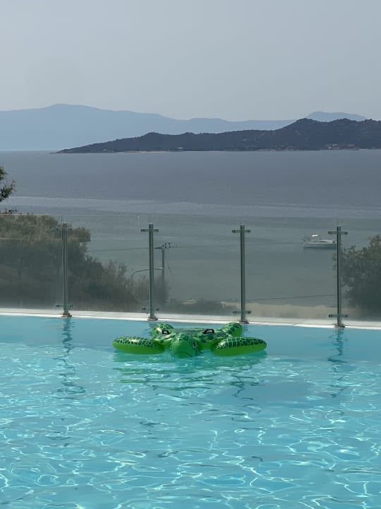 Pool Akrathos Beach Hotel