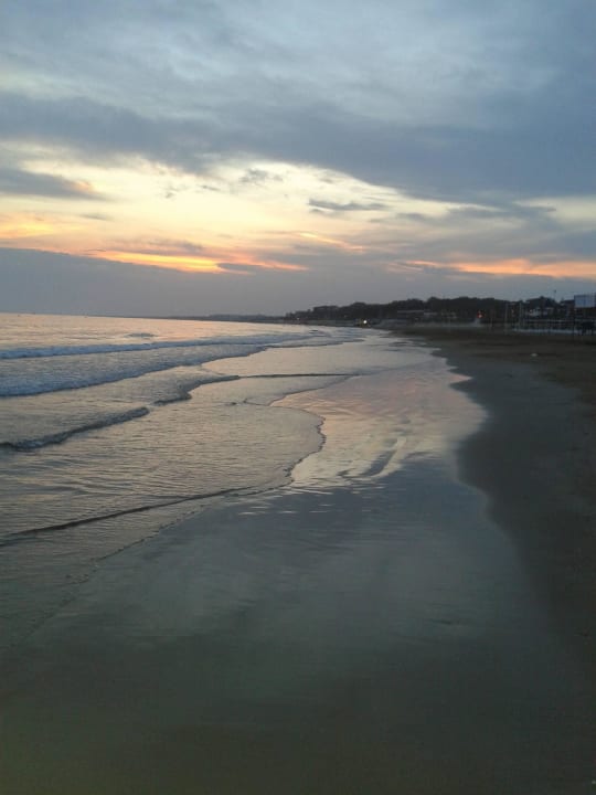 Strand am Abend Side Breeze Hotel