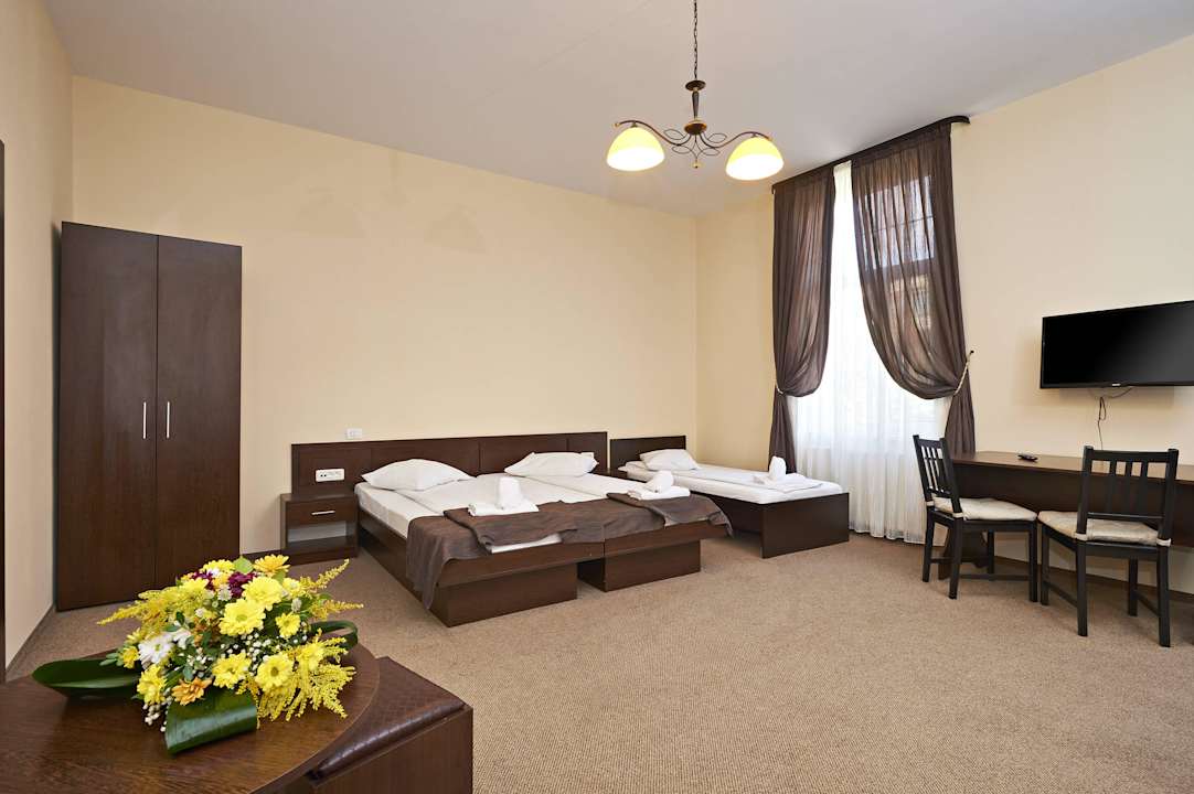 Triple Room Residence Ambient - serviced rooms and apartments
