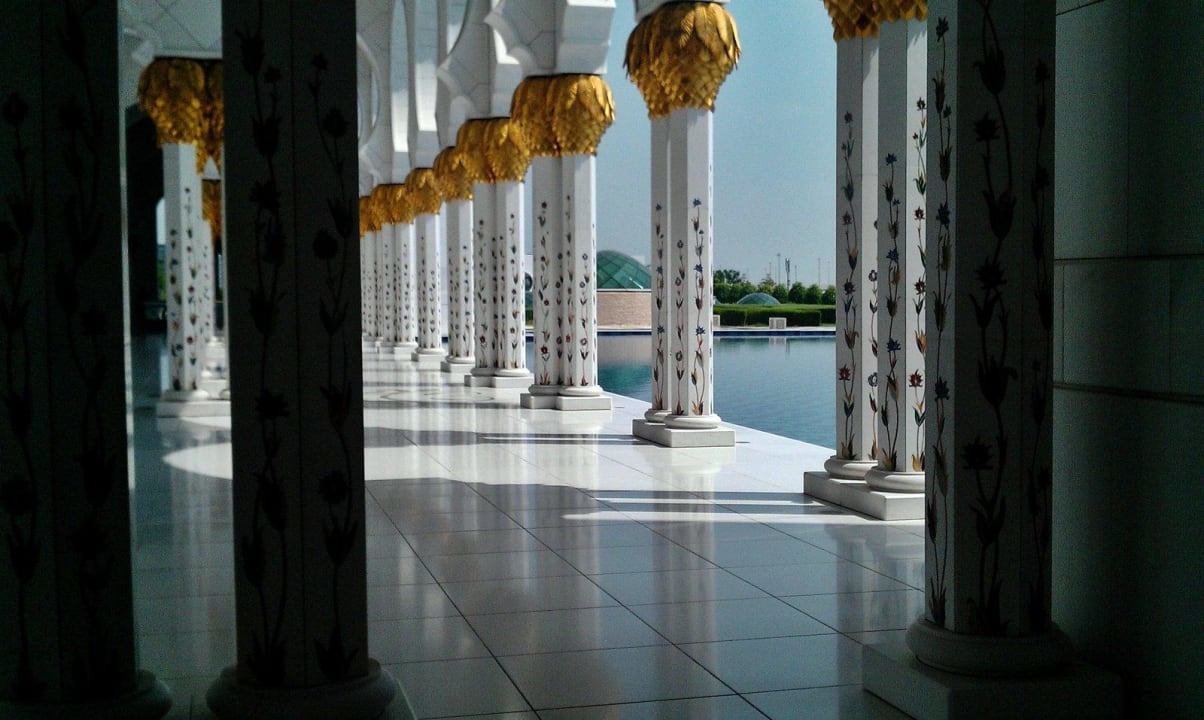 Säulengang Shangri-La Hotel Qaryat Al Beri