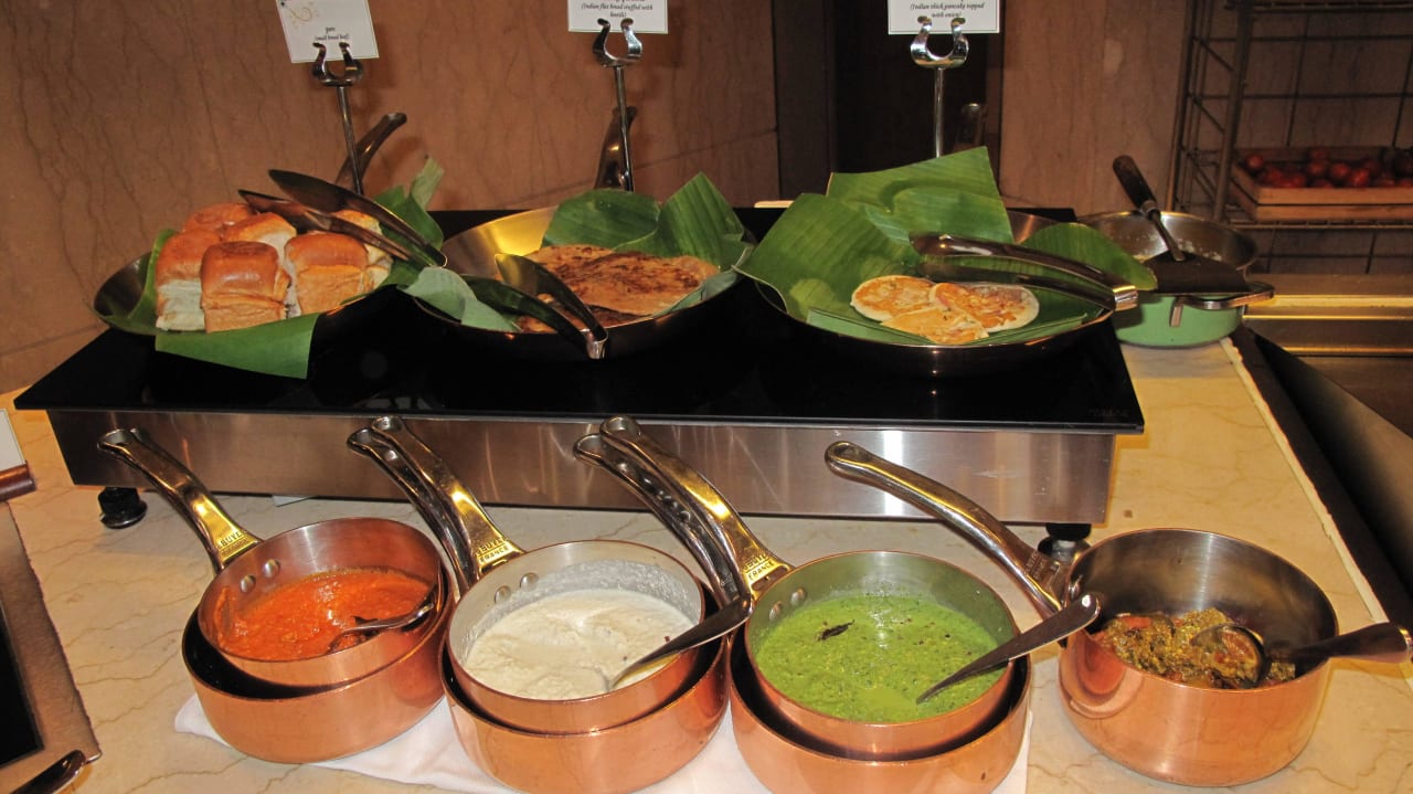 Frühstück The Leela Ambience Convention Hotel Delhi