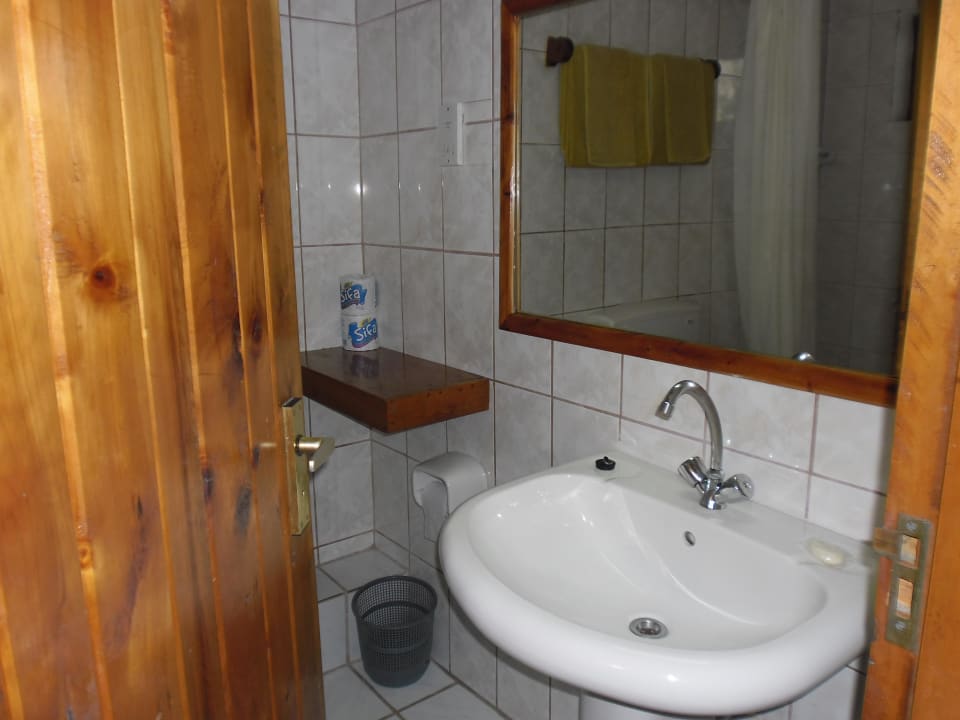 Bad Hotel Diani Palm Resort