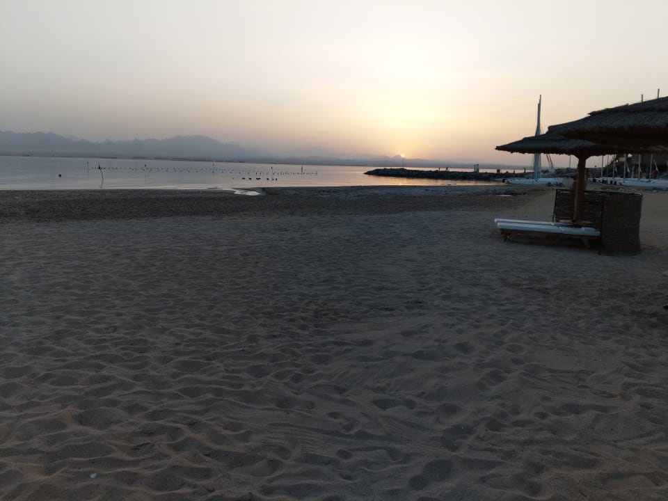 Stand bei Sonnenutergang Hotel Kempinski Soma Bay