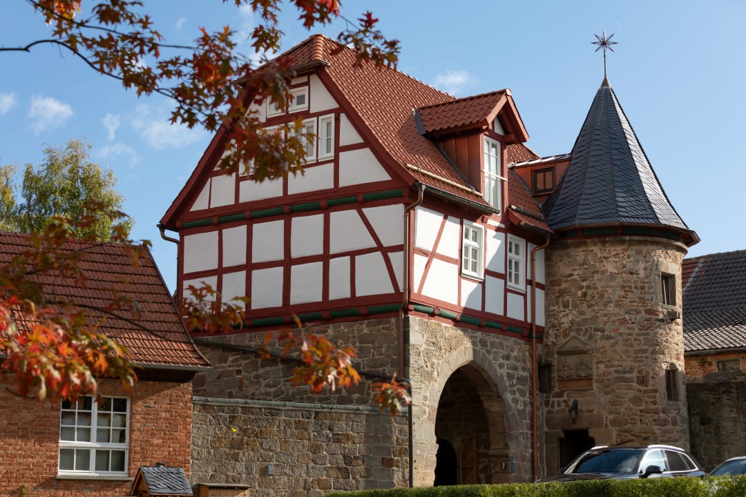 Außenansicht Hotel Brunnenhaus Schloss Landau