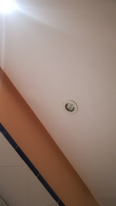 Defektes Licht im Bad.  SBH Costa Calma Beach Resort