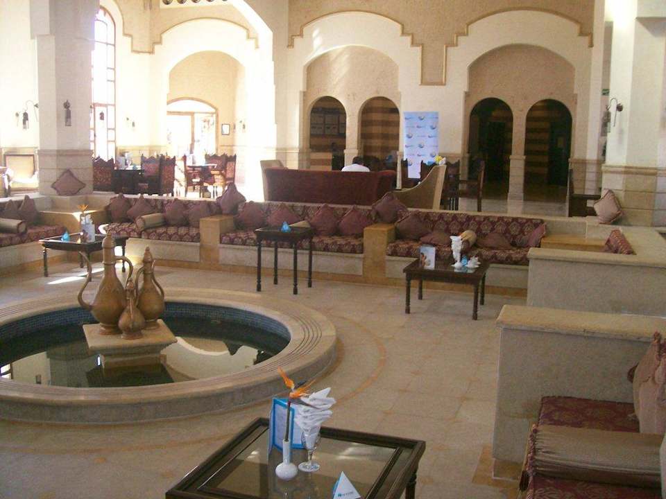 Een ruime inkomhal Swisstouch Oriental Resort Marsa Alam