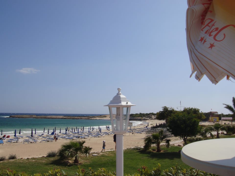 Sicht von der Terrasse des Restaurants Asterias Beach