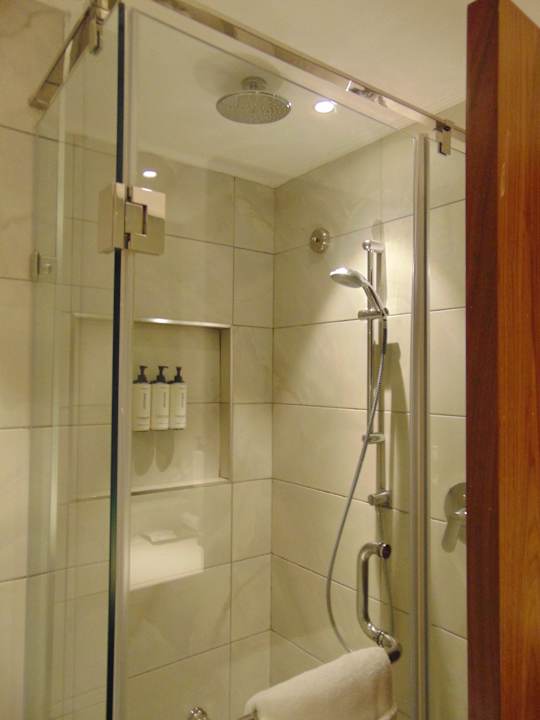 Zimmer Crowne Plaza Nairobi Airport