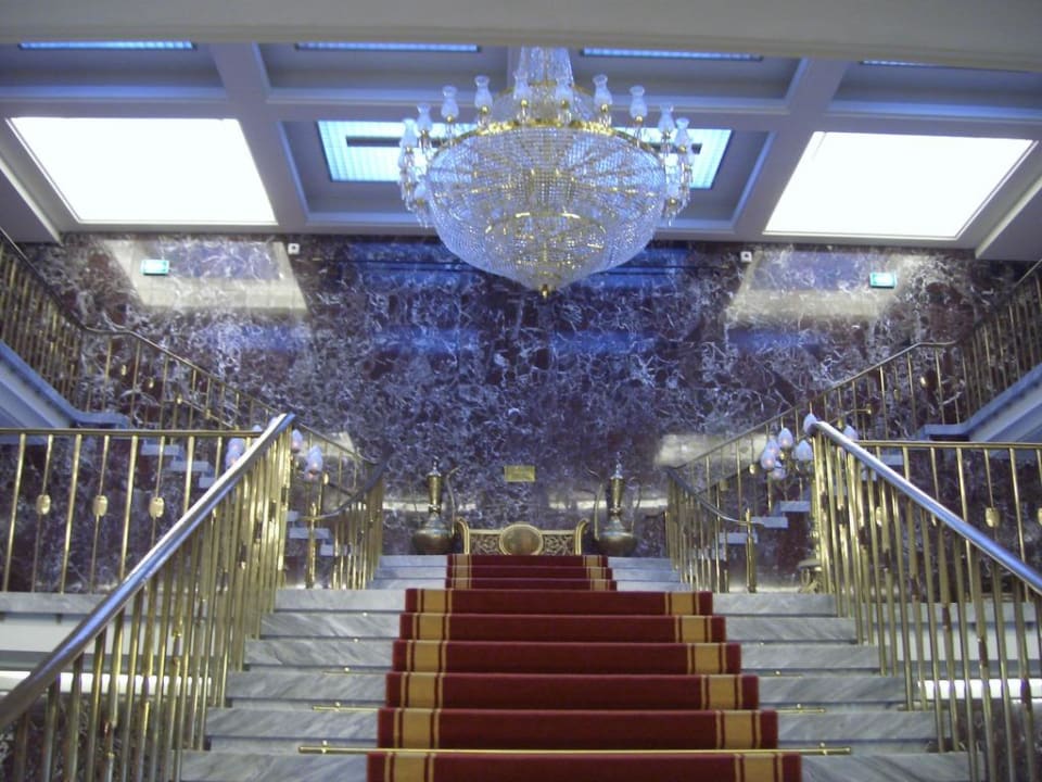 Eingangsbereich Hotel Unique Dortmund Hauptbahnhof