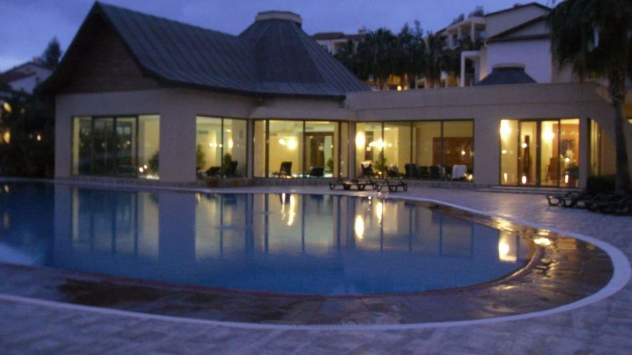 Nacht Arum Barut Collection