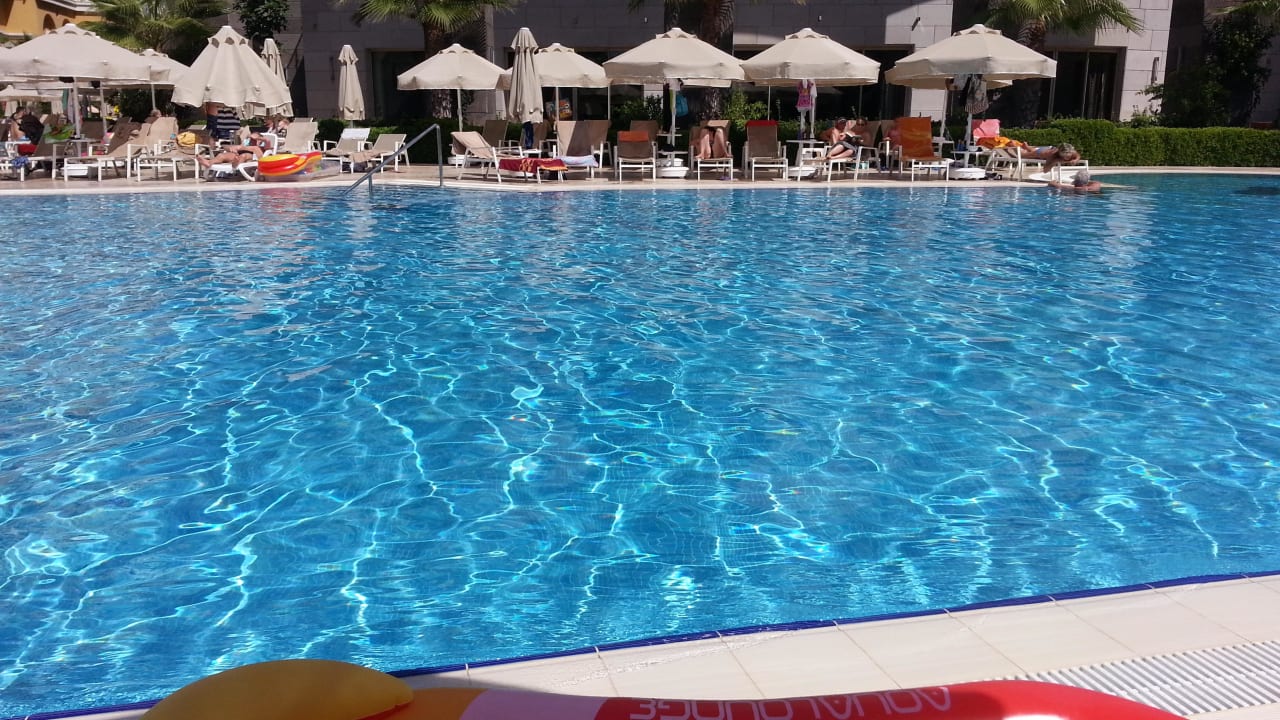 Poolview Melas Lara Hotel