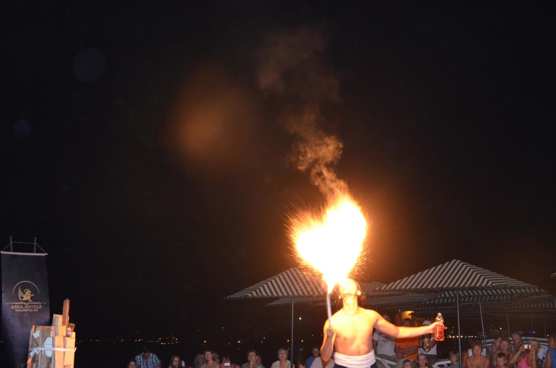 Feuershow am Strand Aska Hotel Just in Beach