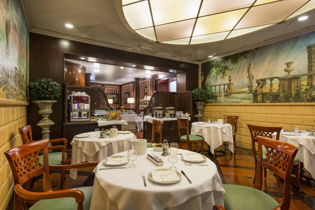 Breakfast Room The Britannia Hotel