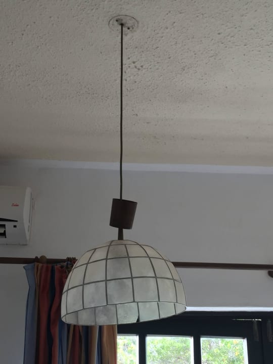 Deckenlampe verabschiedet sich Diani Sea Resort