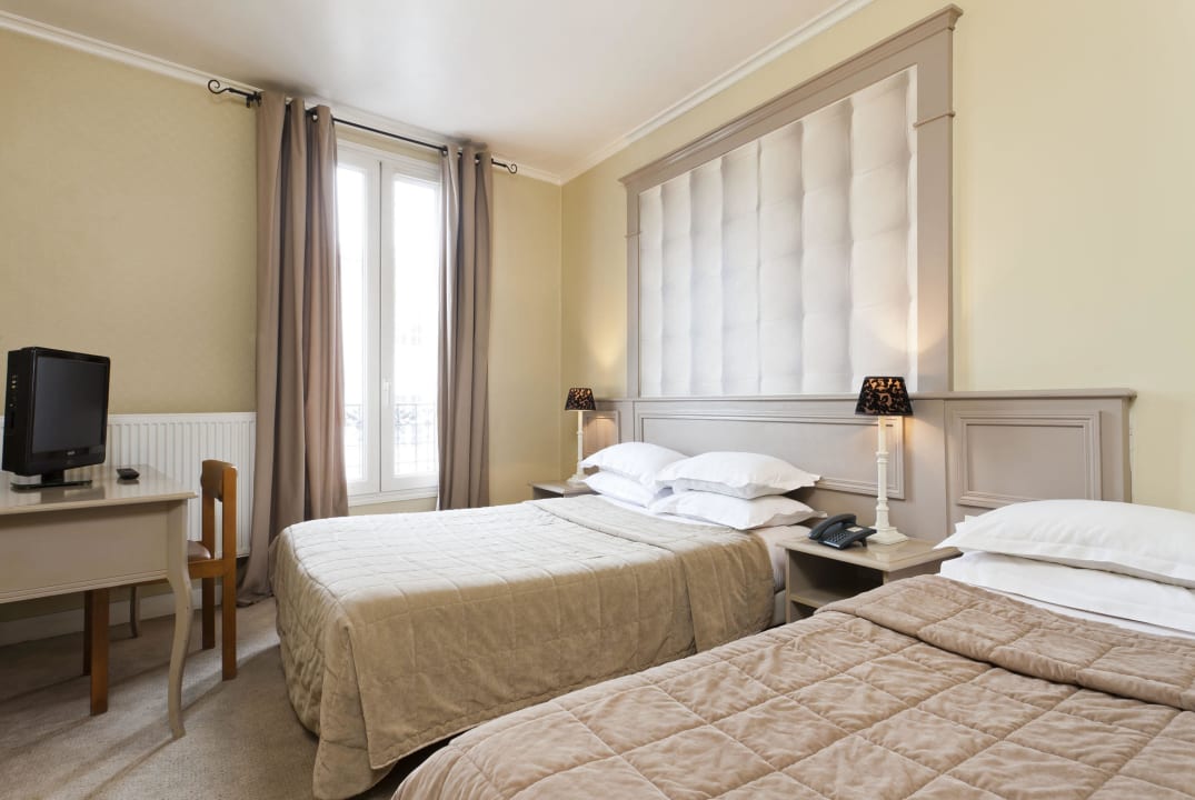 Quad Room Hotel de Bellevue Paris Gare du Nord