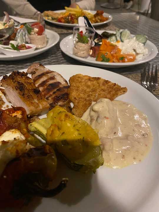 Gastro White Dreams Resort & Anex