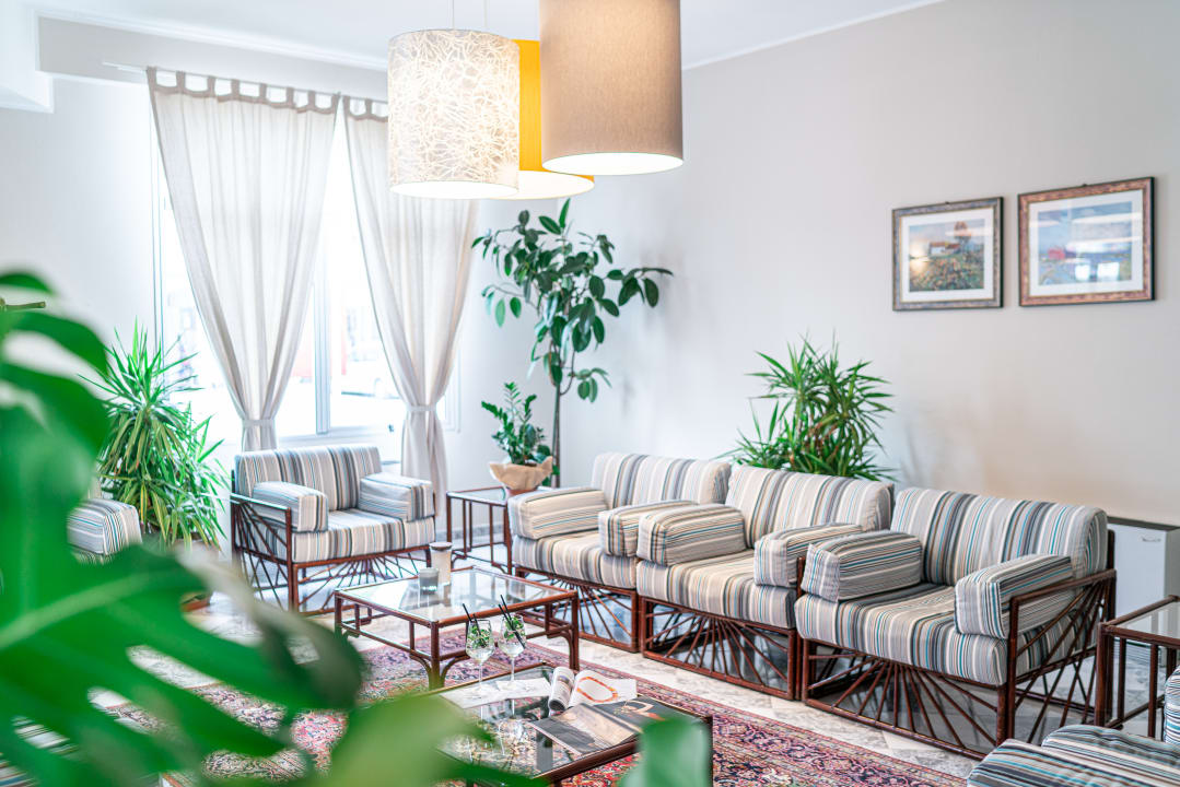 Lobby Hotel Jasminum
