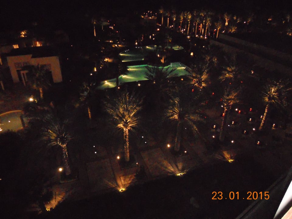 Zimmerausblick Abends Park Hyatt Abu Dhabi Hotel and Villas