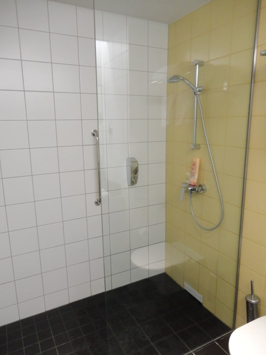 Die Dusche Hotel Park Inn by Radisson Budapest