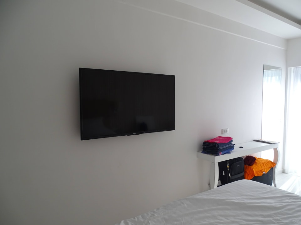 Großer TV Ibiscus Hotel Rhodos