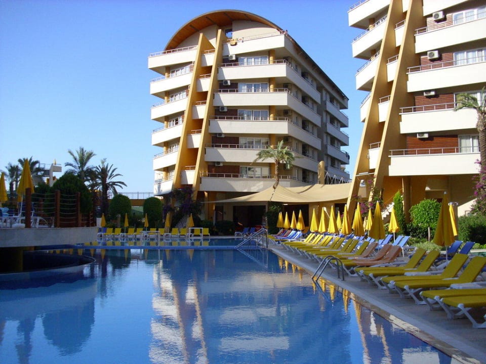Gebäude um den Pool Alaiye Resort & Spa