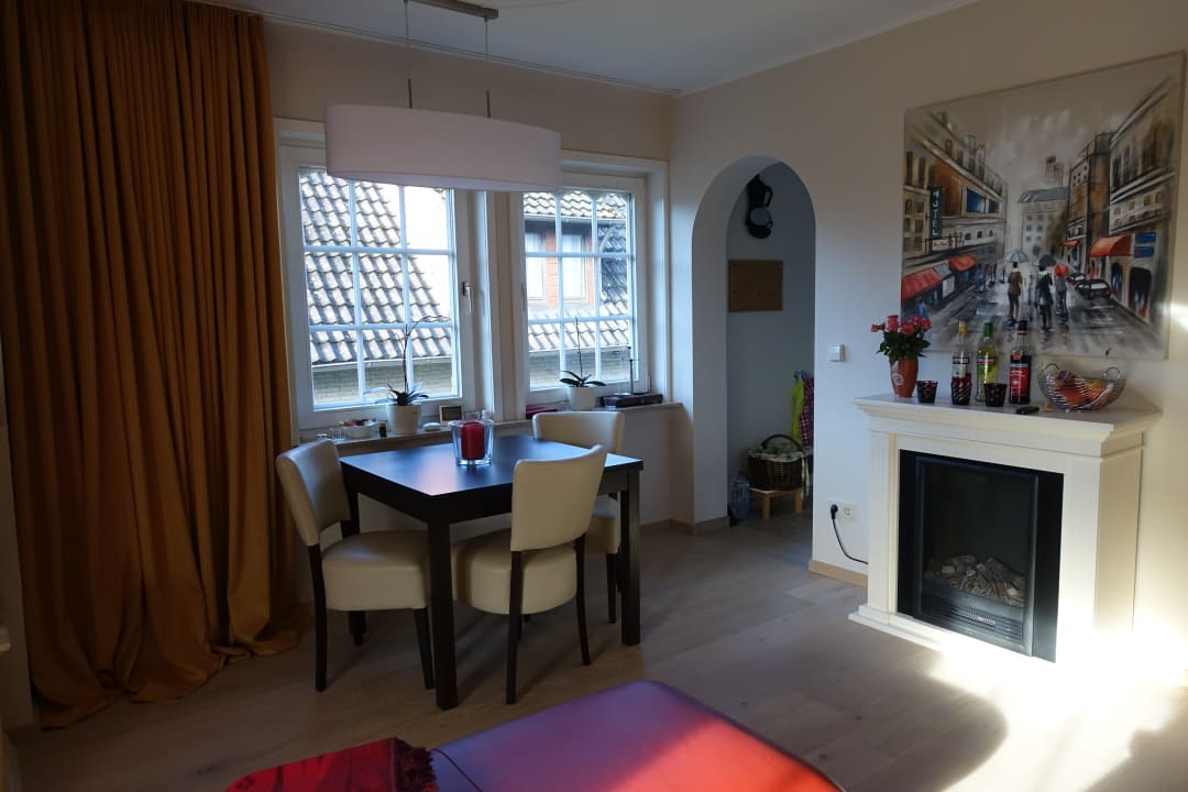 Wohn-, Esszimmer der FeWo Landhaus Zum Heidewanderer