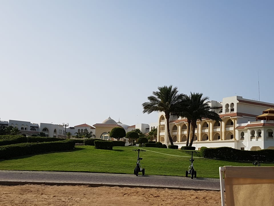 Anlage vom Strand aus Old Palace Resort Sahl Hasheesh
