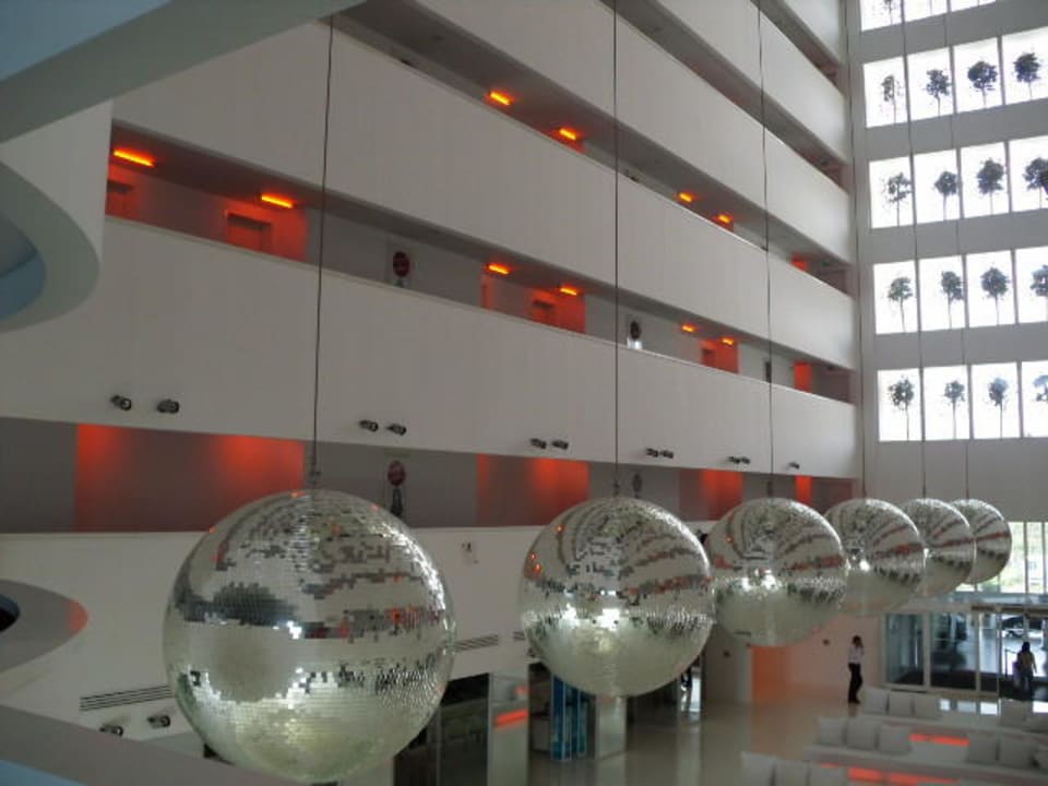 Lobby mit Discokugel! Hotel SU & Aqualand