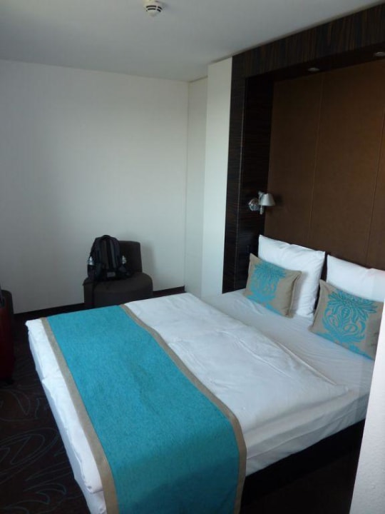 Gemütliches Bett Motel One Hamburg-Alster