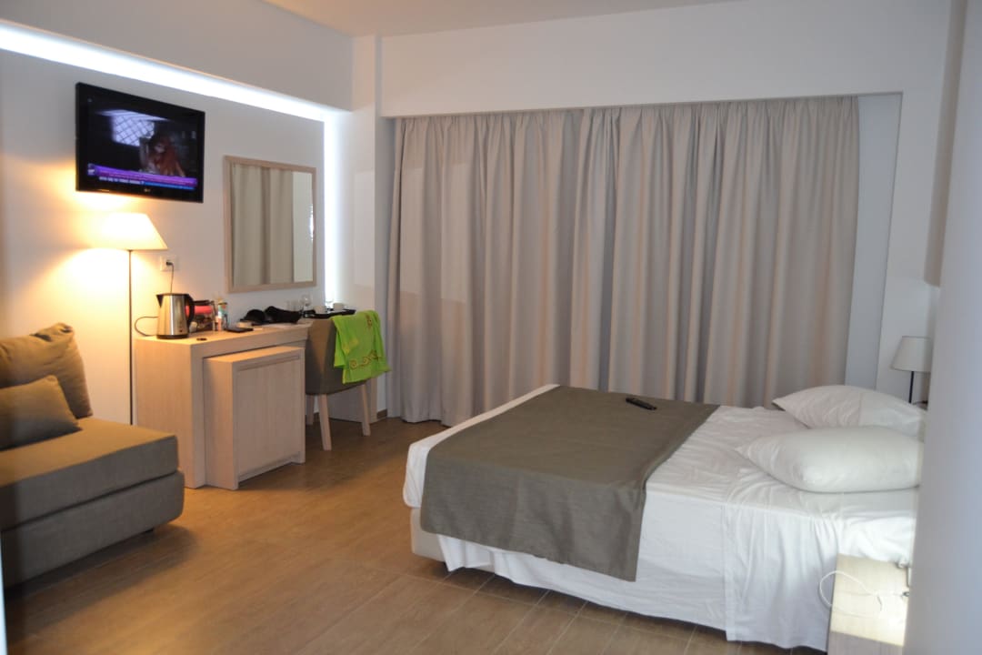 Номер просторный Akti Palace Resort & Spa