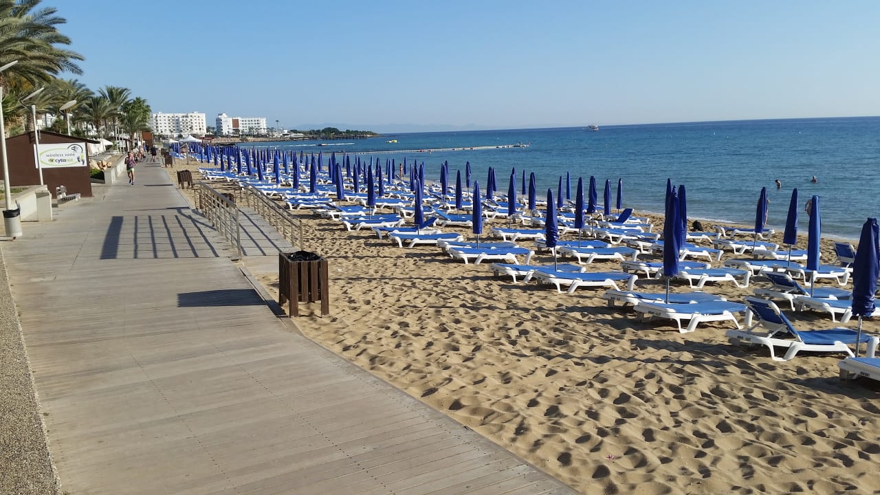 Strand Hotel Sunrise Beach