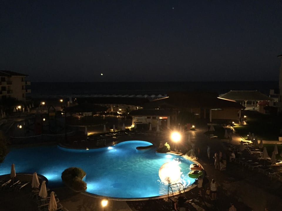 Pool bei Nacht HVD Clubhotel Miramar