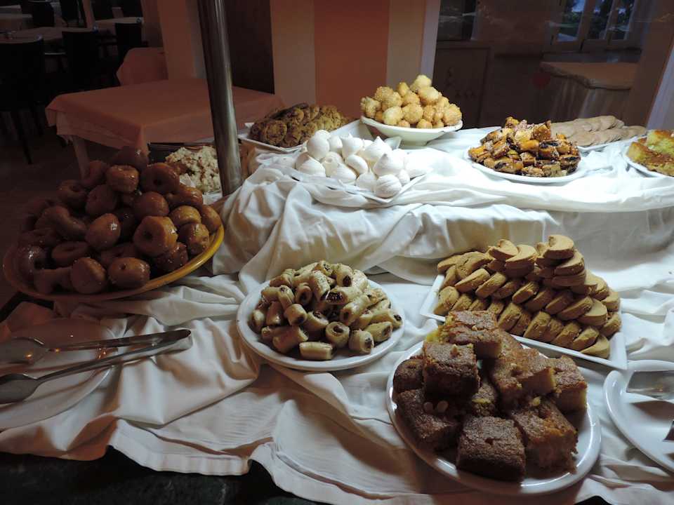 Dessertbüffet am tunesischen Abend Mahdia Beach & Aquapark