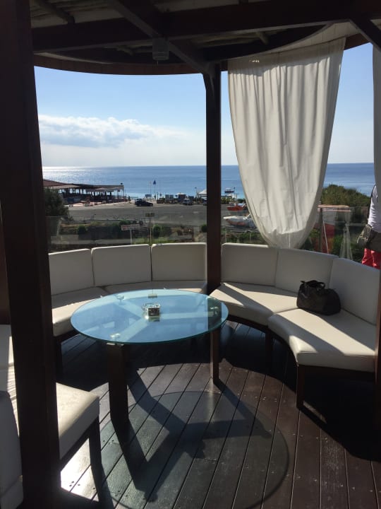 Ausblick Napa Mermaid Hotel & Suites