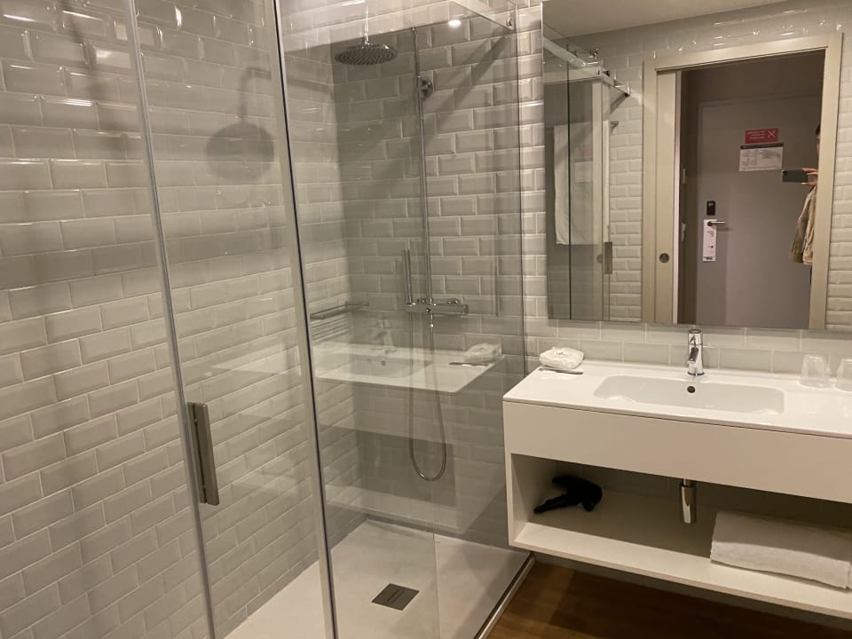 Zimmer Exe Almada Porto