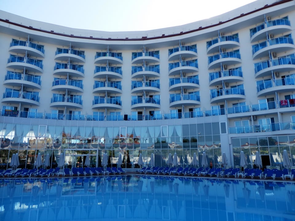 Vom Pool aus Narcia Resort Side