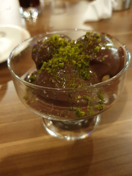 Gastro Jacaranda Luxury Resort