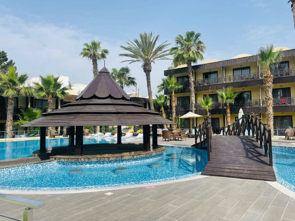 Pool Hotel Paradis Palace