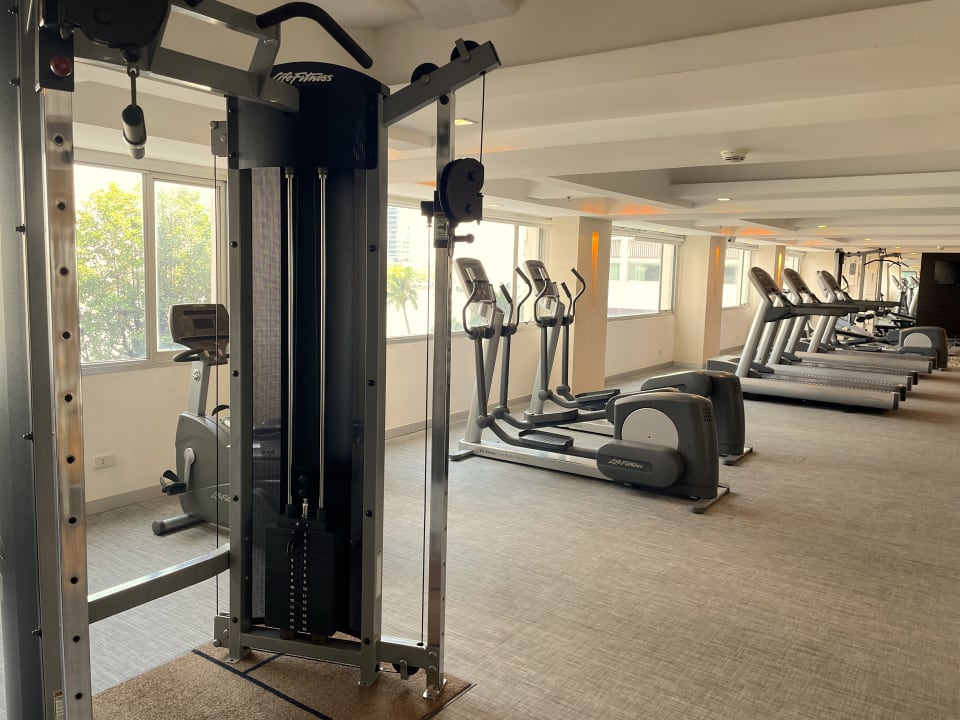 Sport & Freizeit Ramada Plaza by Wyndham Bangkok Menam Riverside