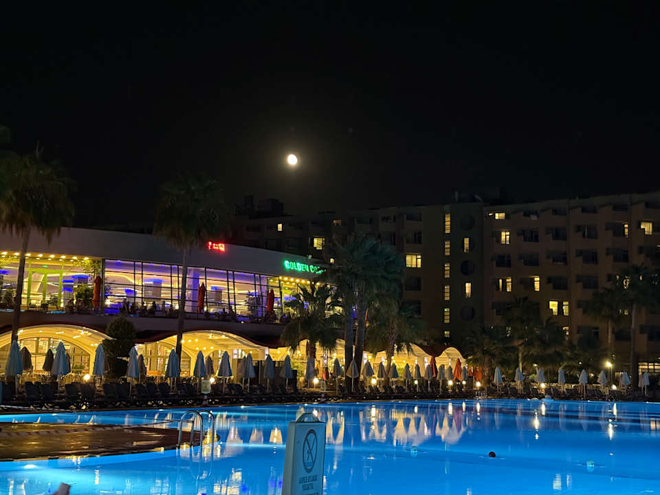 Pool VONRESORT Golden Coast