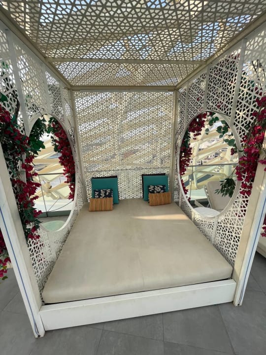 Pool W Abu Dhabi - Yas Island