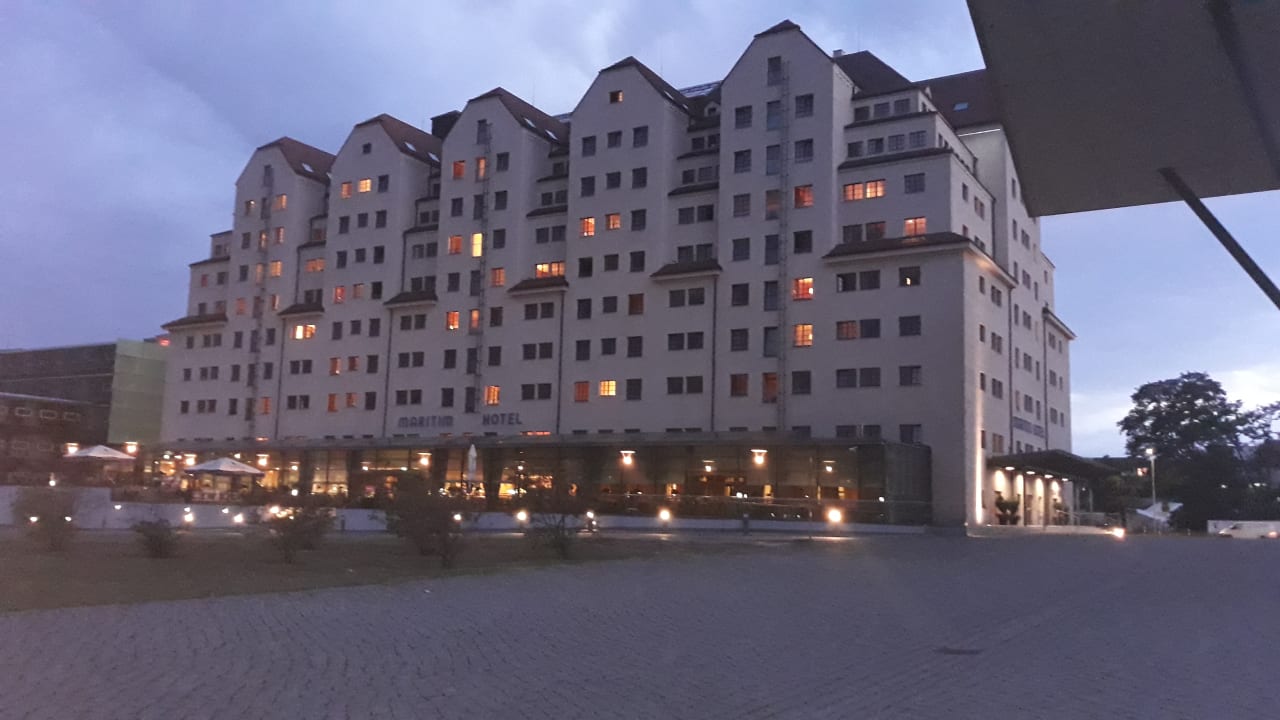 Außenansicht Maritim Hotel Dresden